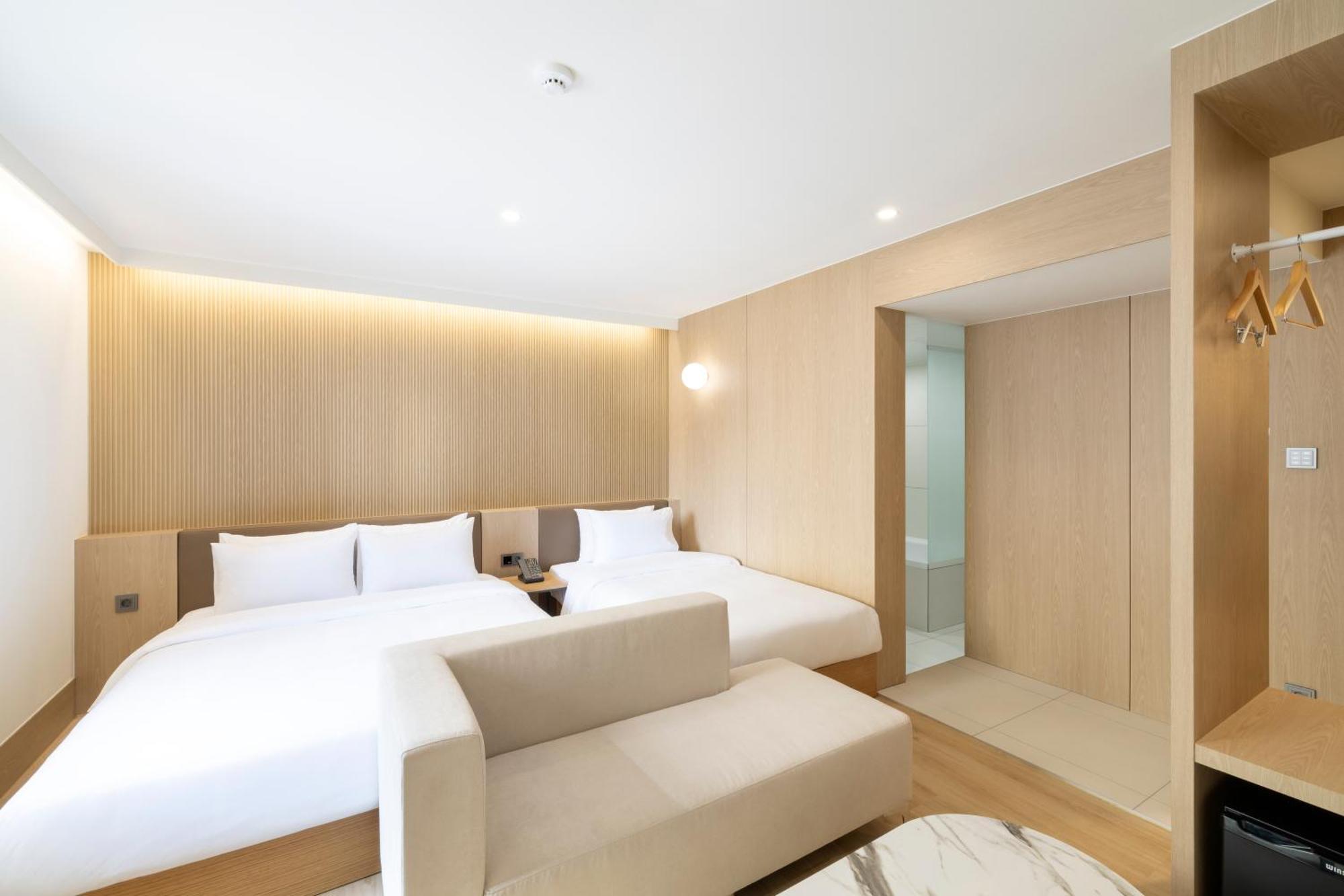 Busan H-Avenue Hotel Seomyeon Station Dış mekan fotoğraf